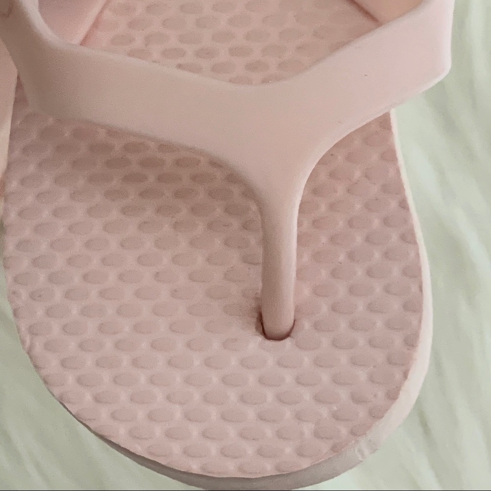 Old Navy Baby Flip Flops Light Pink size 4 - Picture 7 of 13